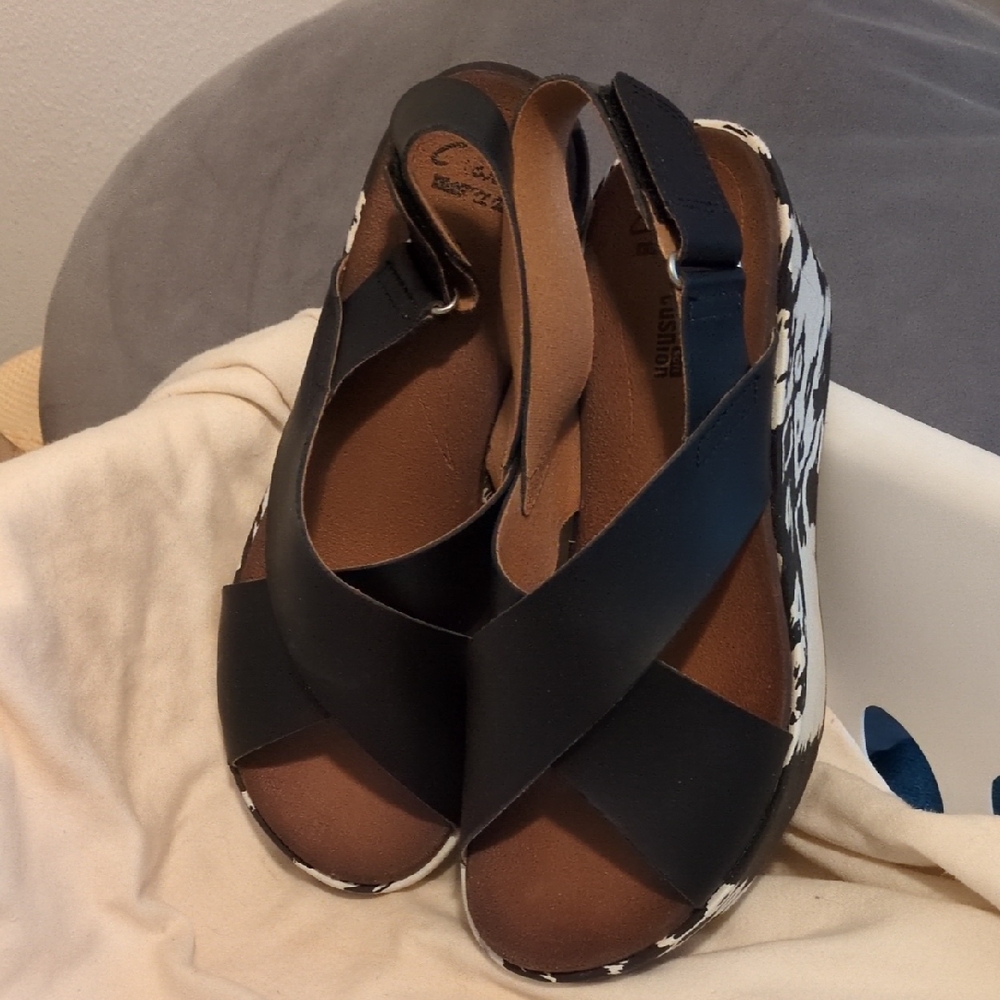 Clarks Soft Cushion Sandals